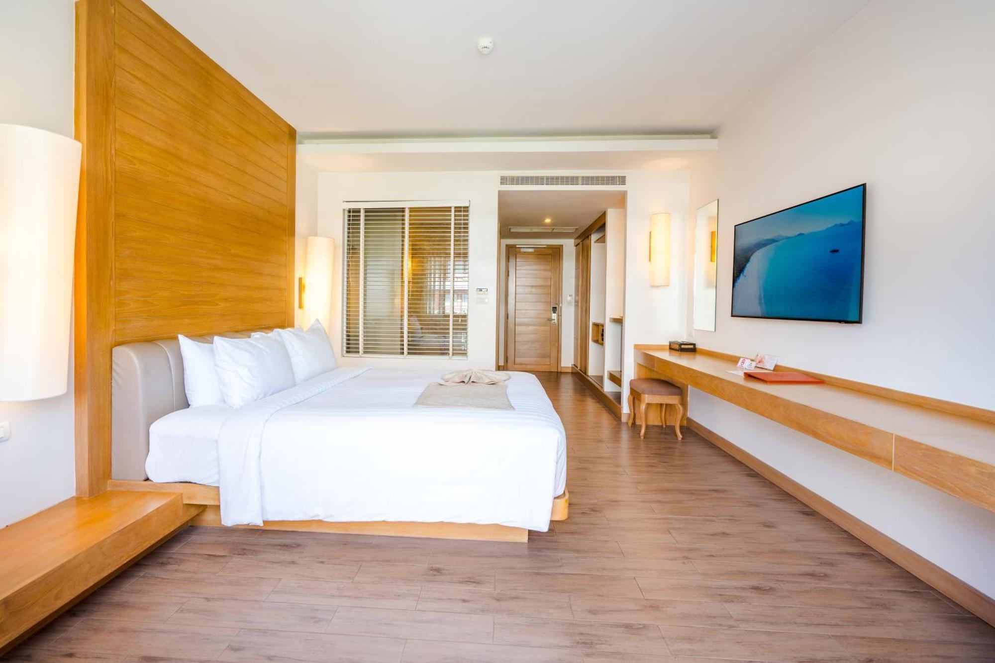 Ayrest Hua Hin Hotel Exterior photo