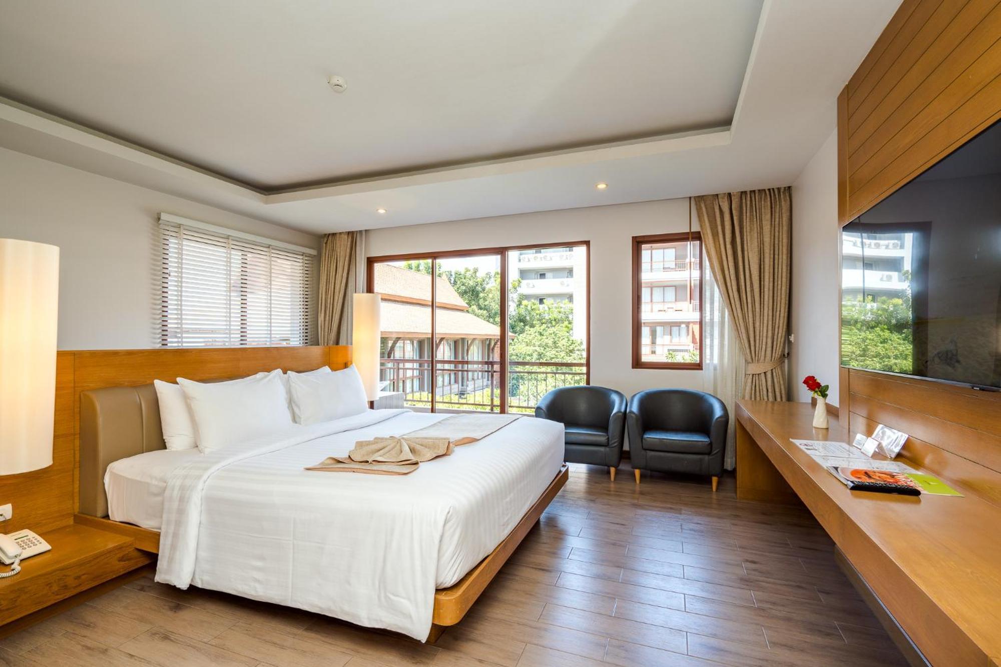 Ayrest Hua Hin Hotel Exterior photo