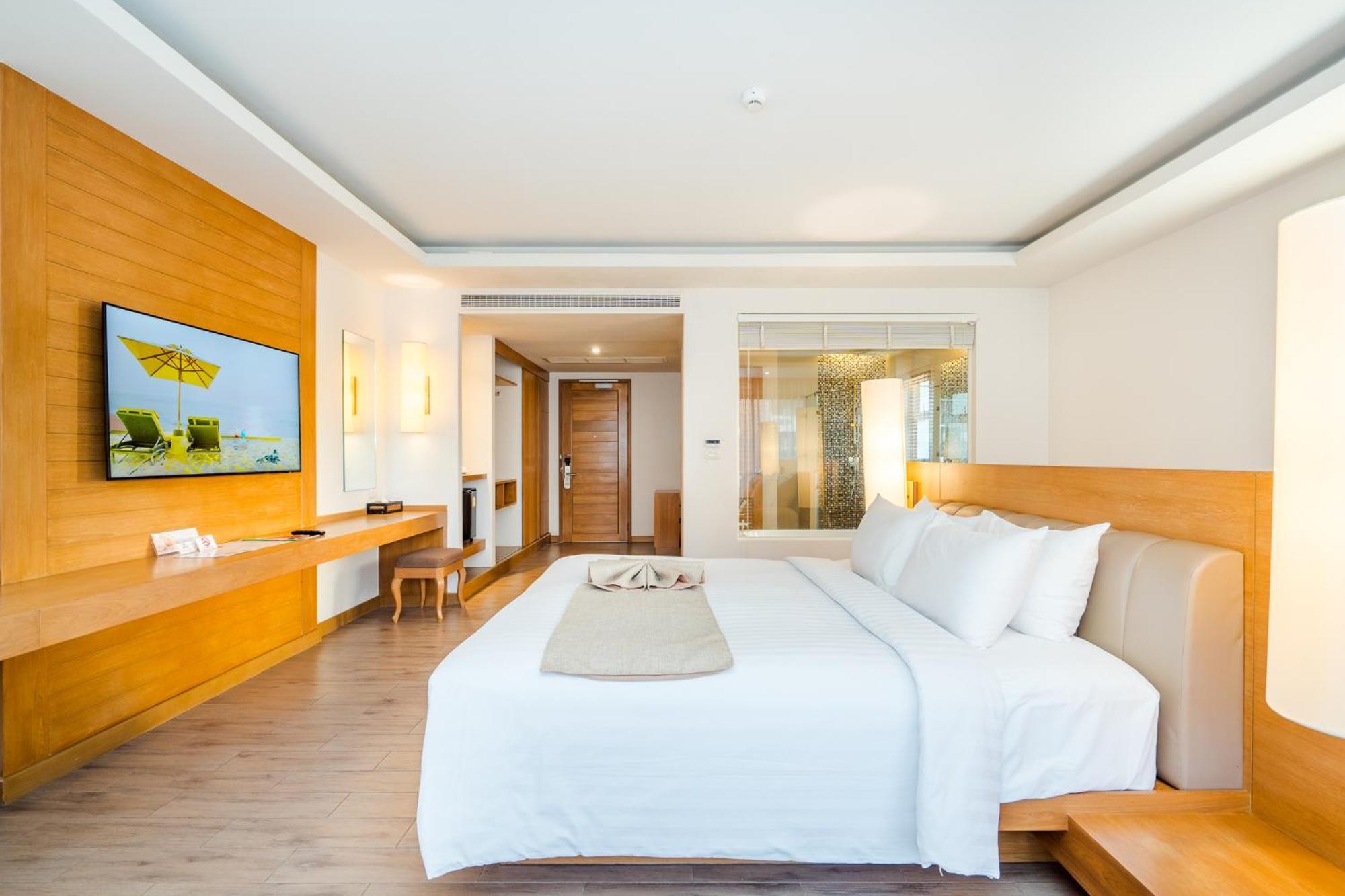 Ayrest Hua Hin Hotel Exterior photo