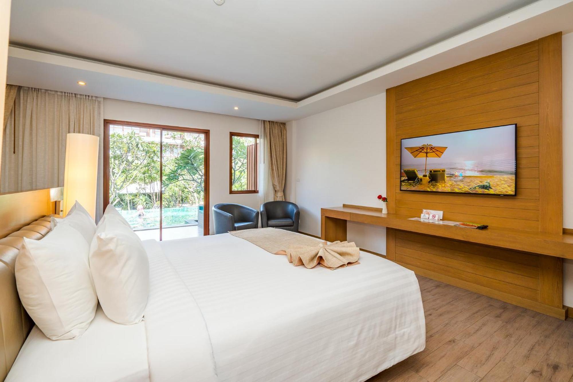 Ayrest Hua Hin Hotel Exterior photo