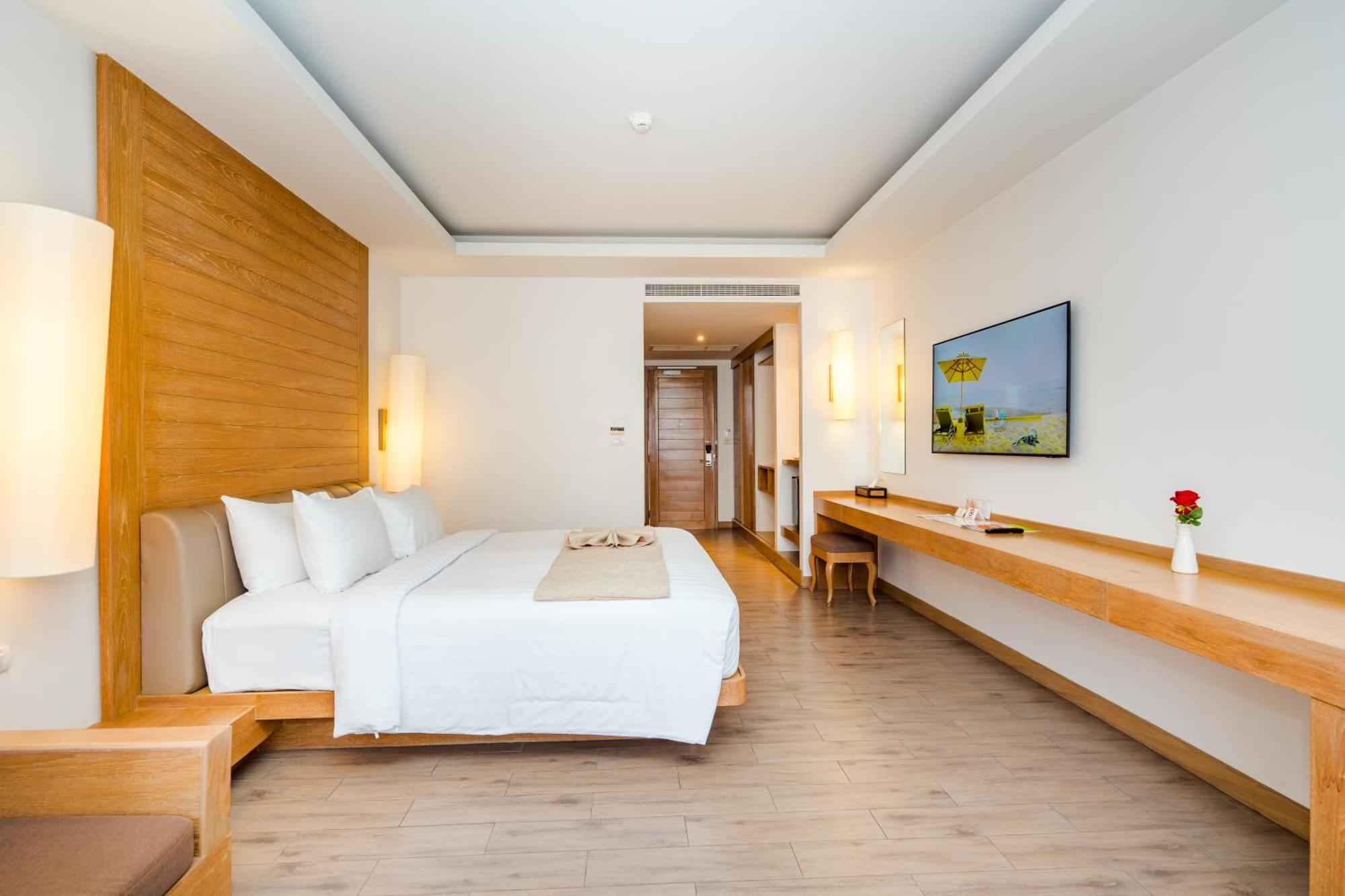 Ayrest Hua Hin Hotel Exterior photo