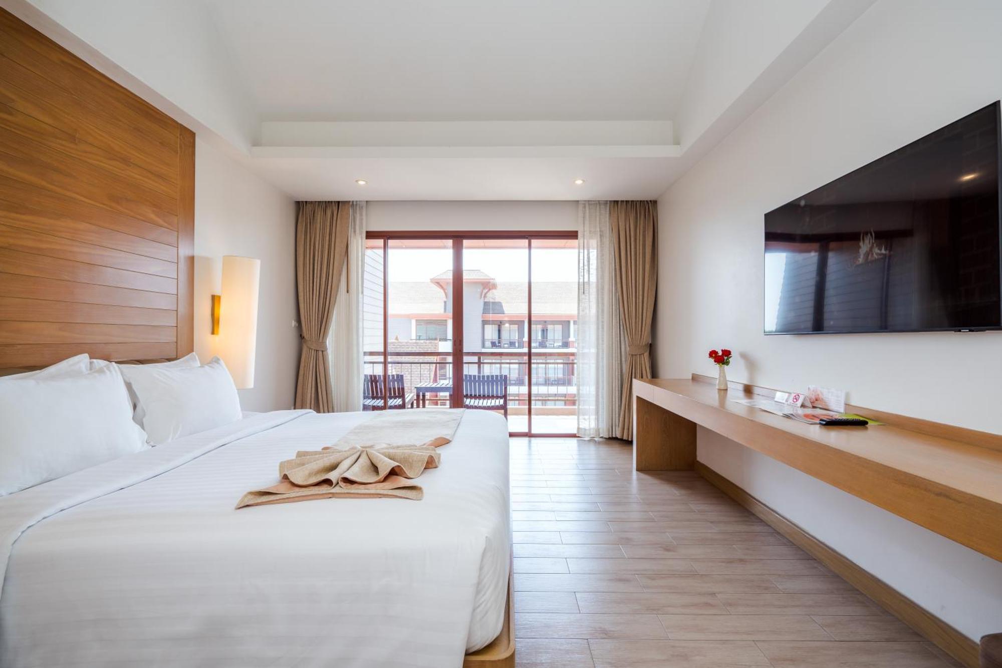 Ayrest Hua Hin Hotel Exterior photo