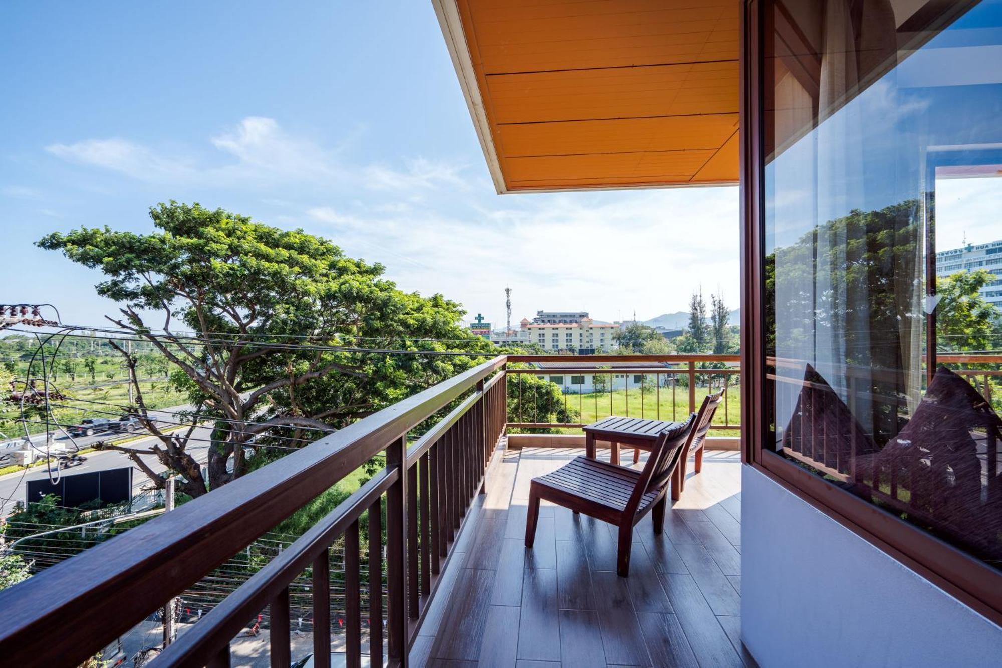 Ayrest Hua Hin Hotel Exterior photo