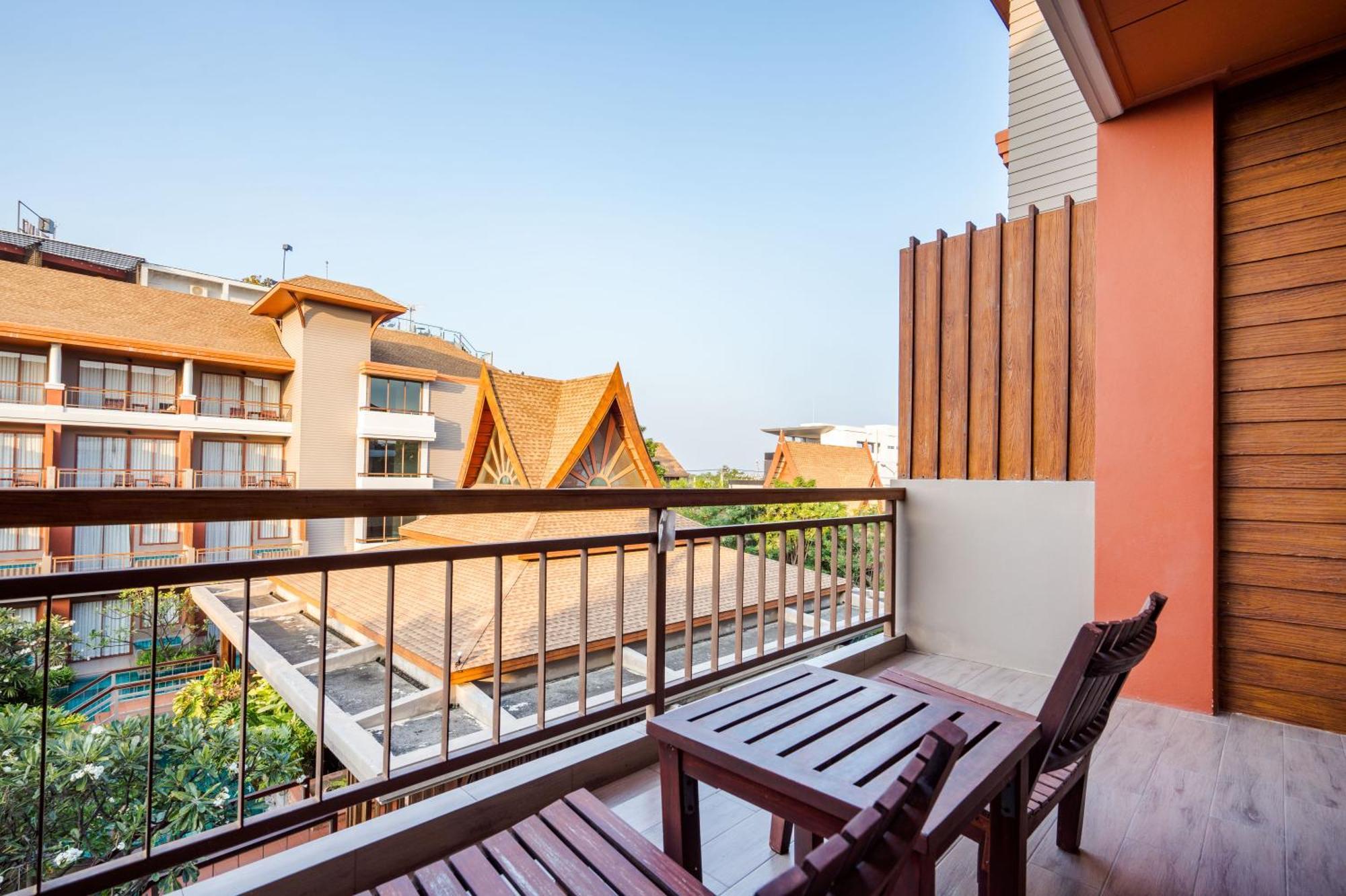 Ayrest Hua Hin Hotel Exterior photo