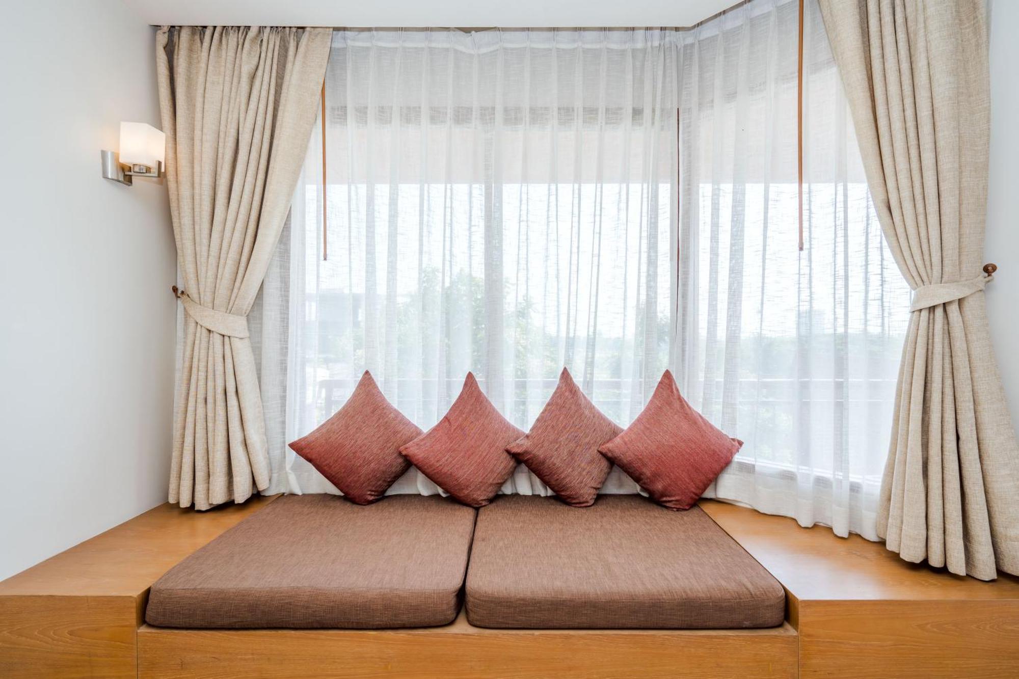 Ayrest Hua Hin Hotel Exterior photo