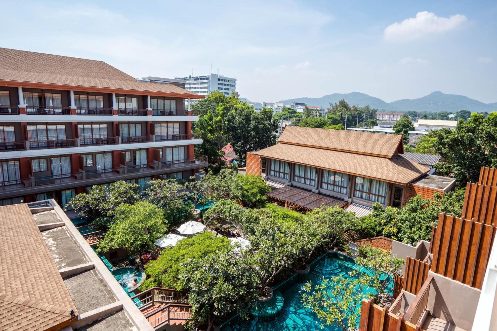 Ayrest Hua Hin Hotel Exterior photo