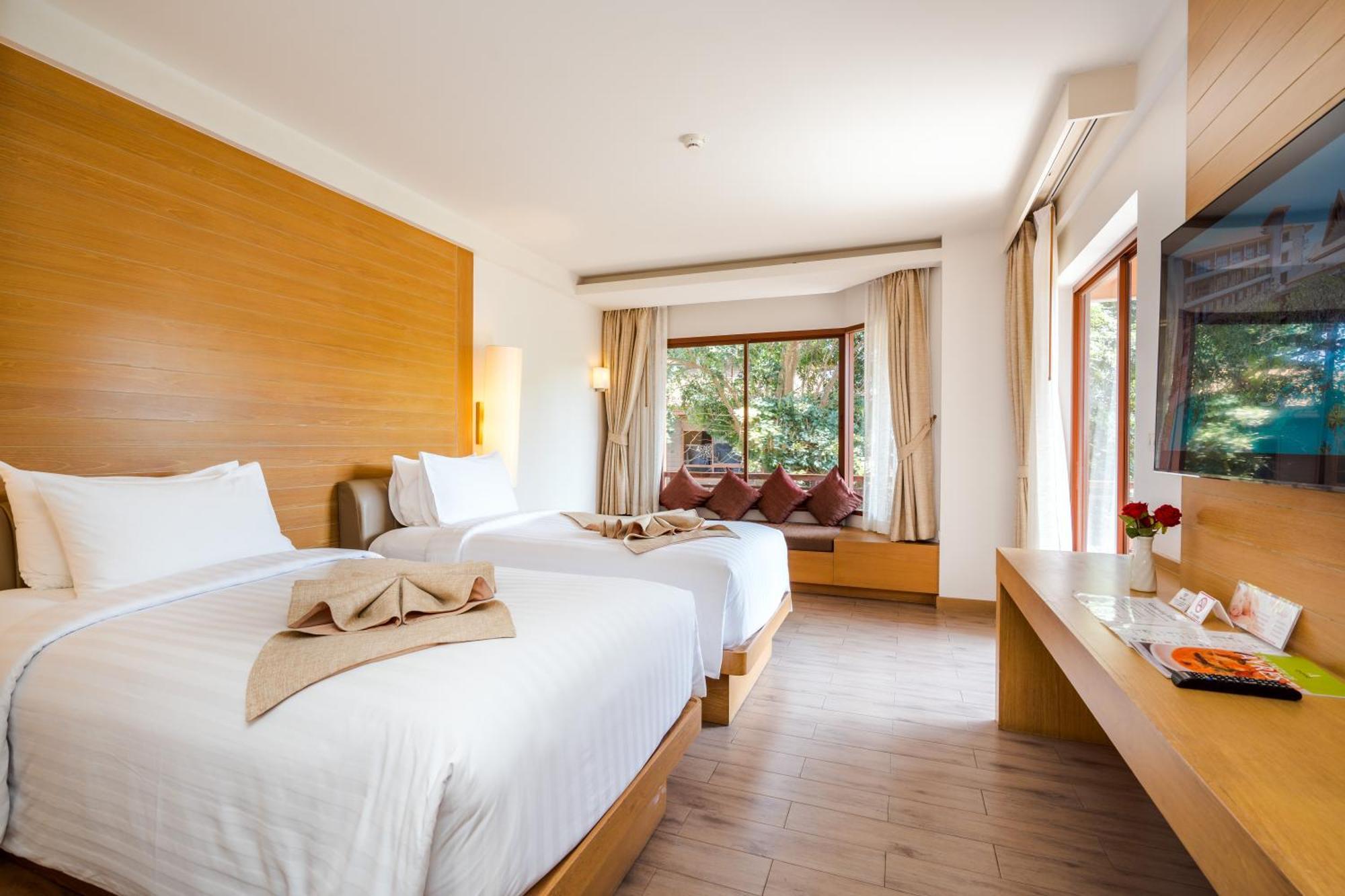 Ayrest Hua Hin Hotel Exterior photo